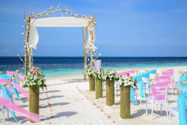 svatební obřad na pláži